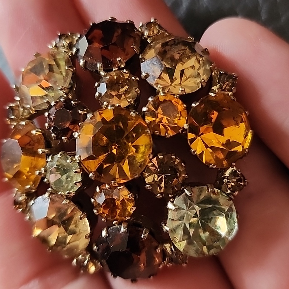 VTG Karu Arke Gold and Amber Brooch
